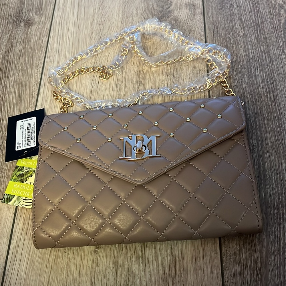Badgley Mischka Corssybody with Diamond Quilting - Picture 1 of 8